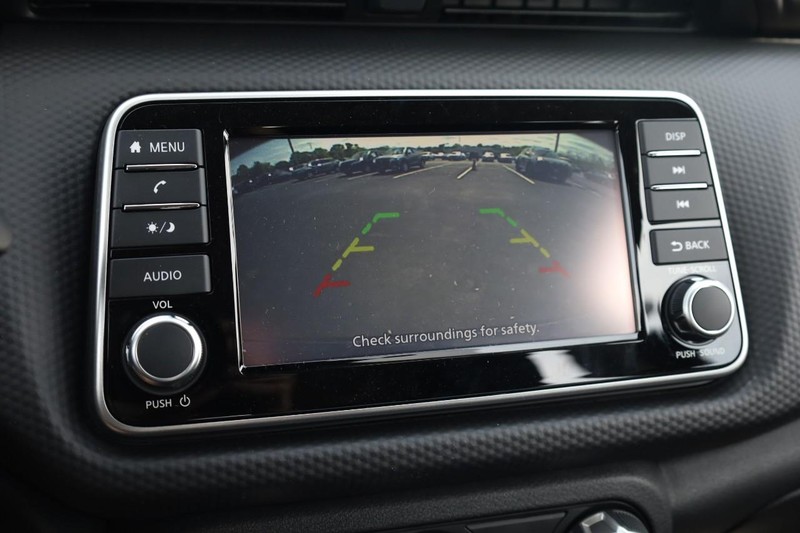 Nissan Kicks Play Vehicle Image 13