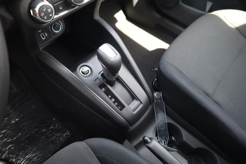 Nissan Kicks Play Vehicle Image 16