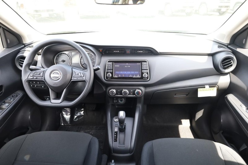 Nissan Kicks Play Vehicle Image 22