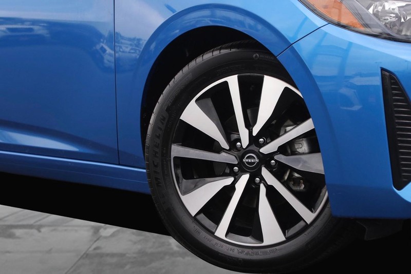 Nissan Sentra Vehicle Image 03