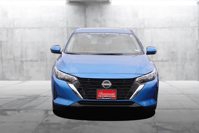 Nissan Sentra Vehicle Image 04