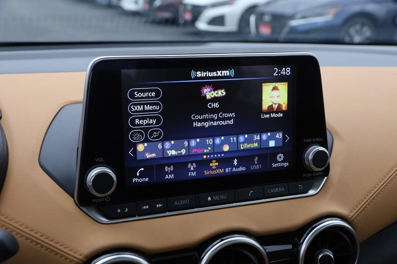 Nissan Sentra Vehicle Image 16