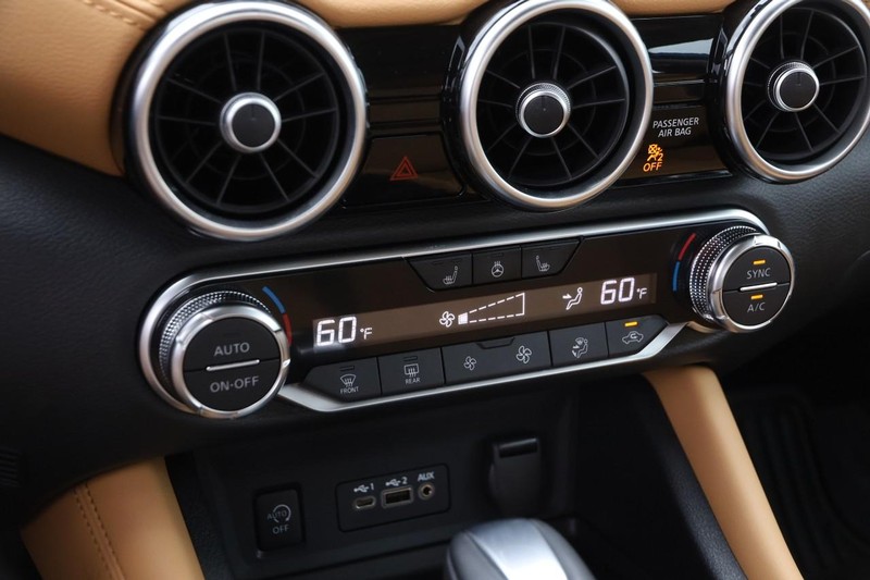 Nissan Sentra Vehicle Image 18