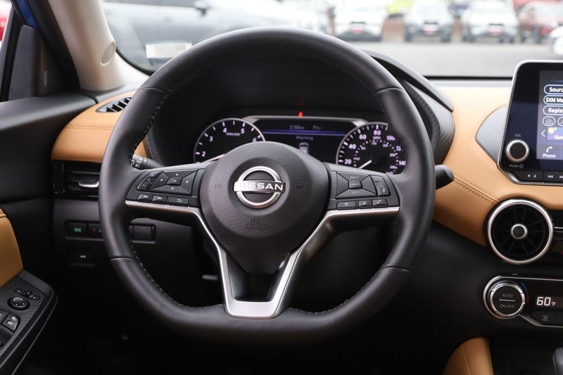 Nissan Sentra Vehicle Image 23