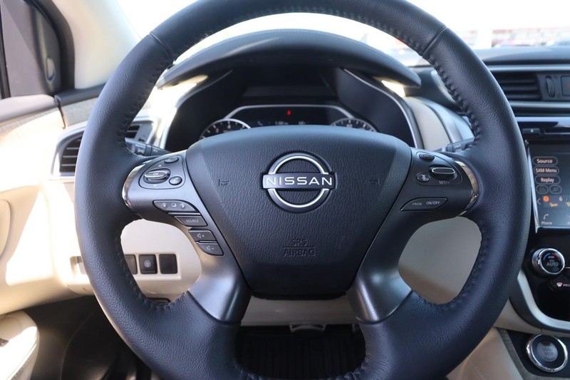 Nissan Murano Vehicle Image 10