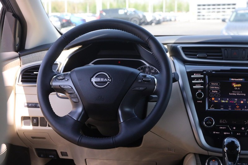 Nissan Murano Vehicle Image 21