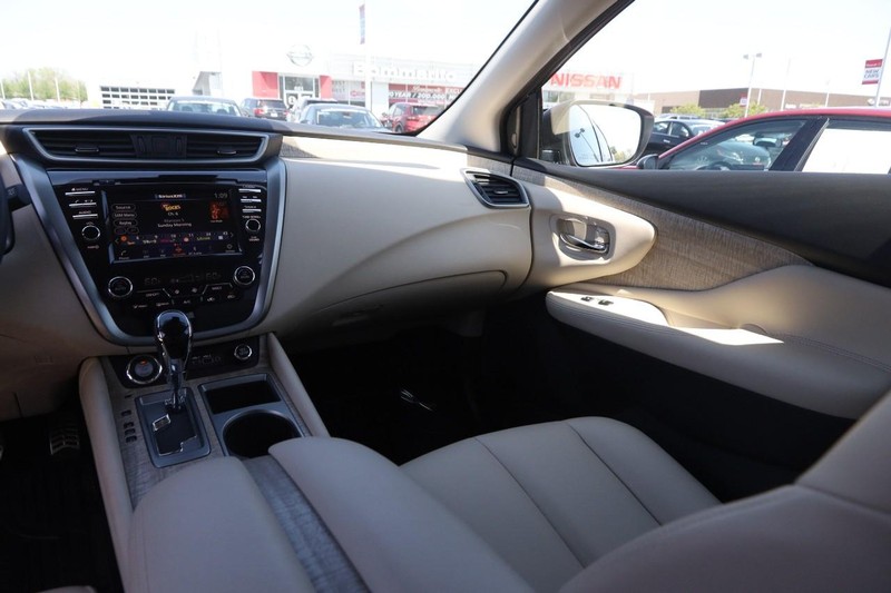 Nissan Murano Vehicle Image 23
