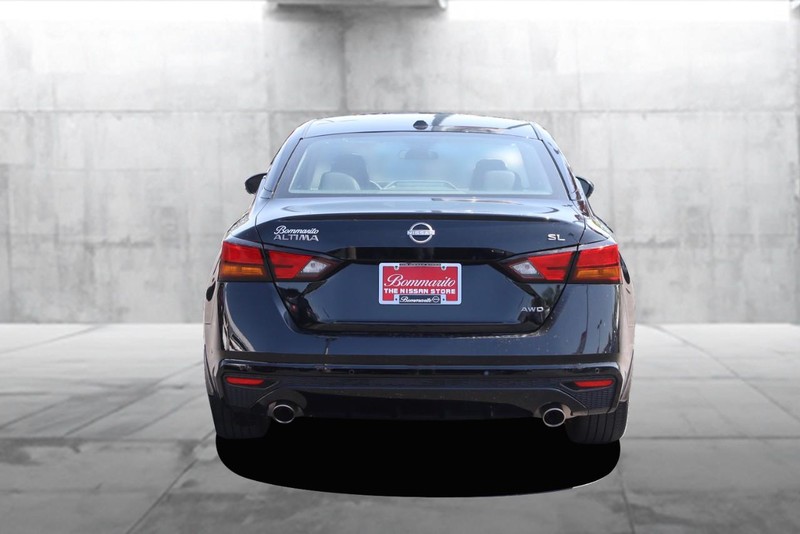 Nissan Altima Vehicle Image 06