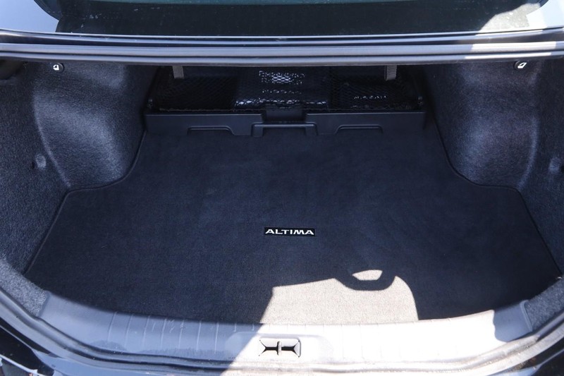 Nissan Altima Vehicle Image 07