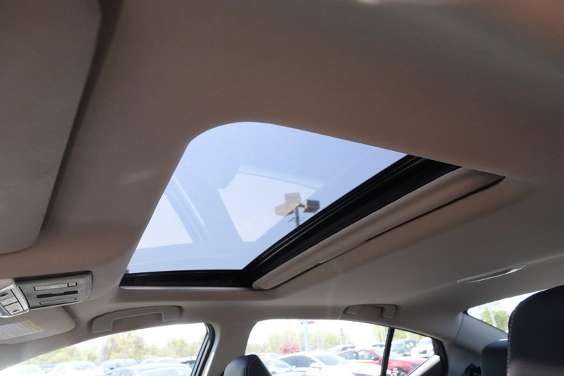 Nissan Altima Vehicle Image 08