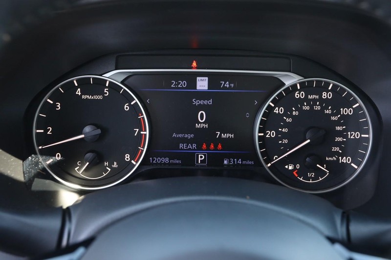 Nissan Altima Vehicle Image 14