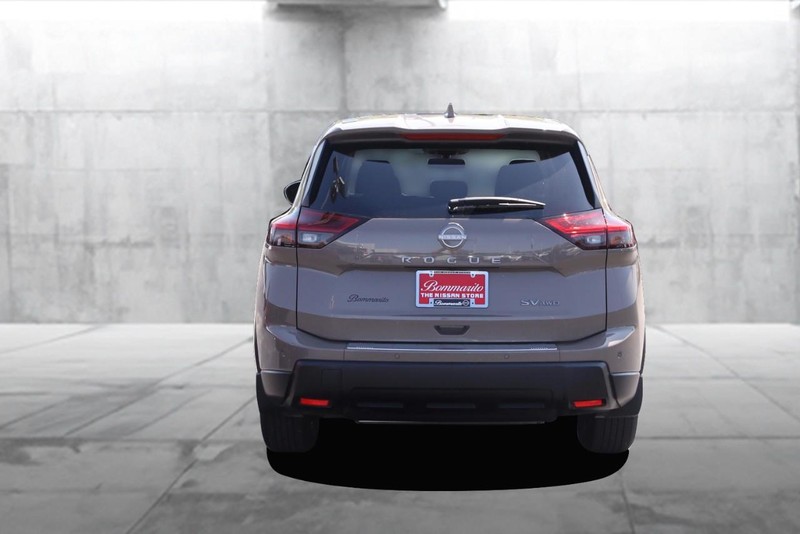 Nissan Rogue Vehicle Image 06