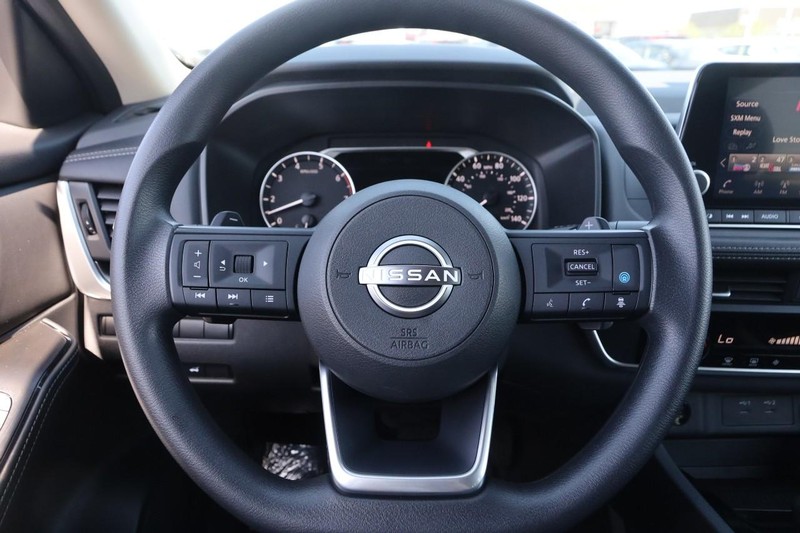 Nissan Rogue Vehicle Image 11