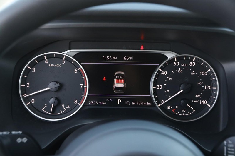 Nissan Rogue Vehicle Image 14