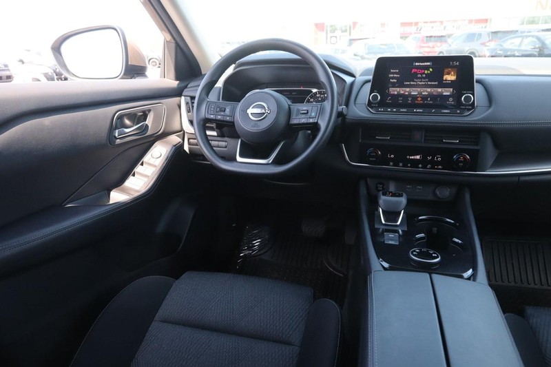 Nissan Rogue Vehicle Image 21