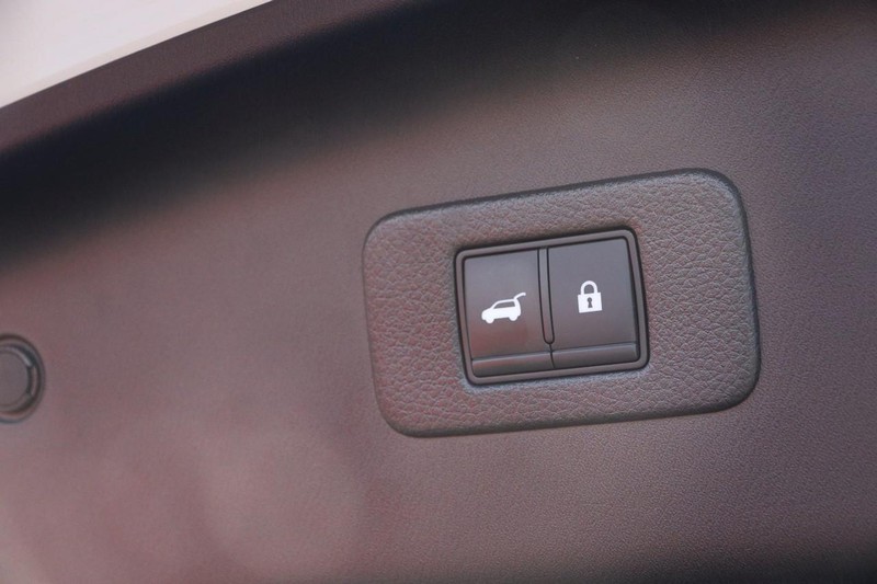 Nissan Armada Vehicle Image 08