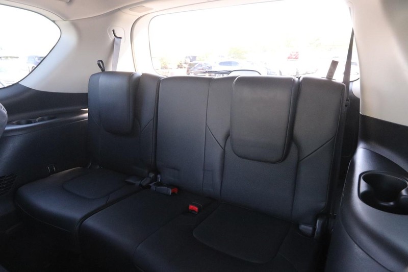 Nissan Armada Vehicle Image 11