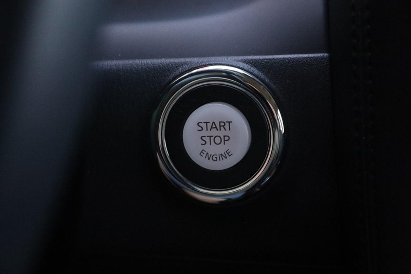 Nissan Armada Vehicle Image 16