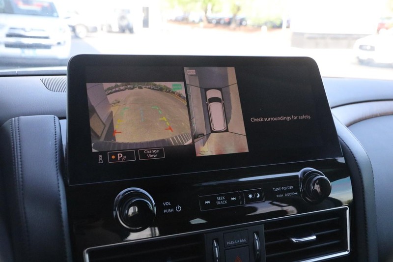 Nissan Armada Vehicle Image 18