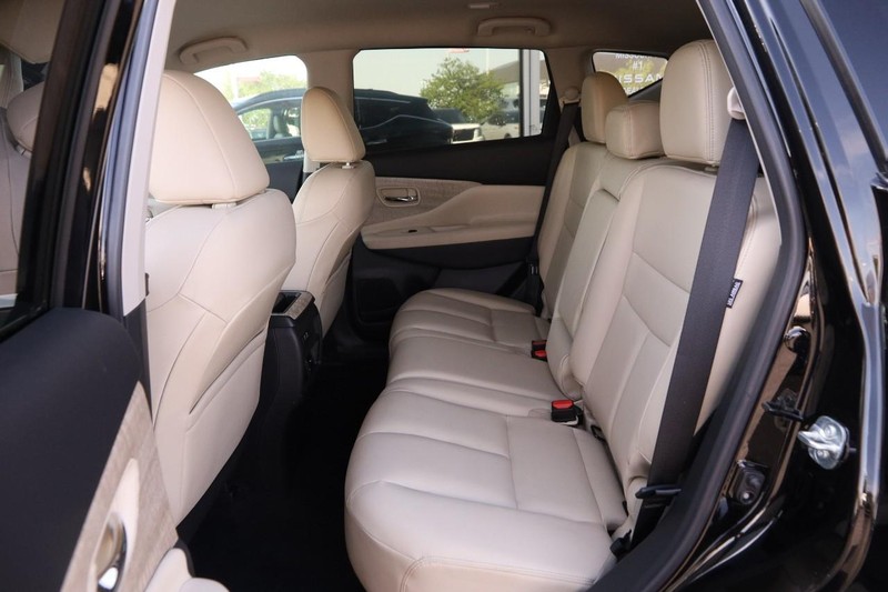 Nissan Murano Vehicle Image 09