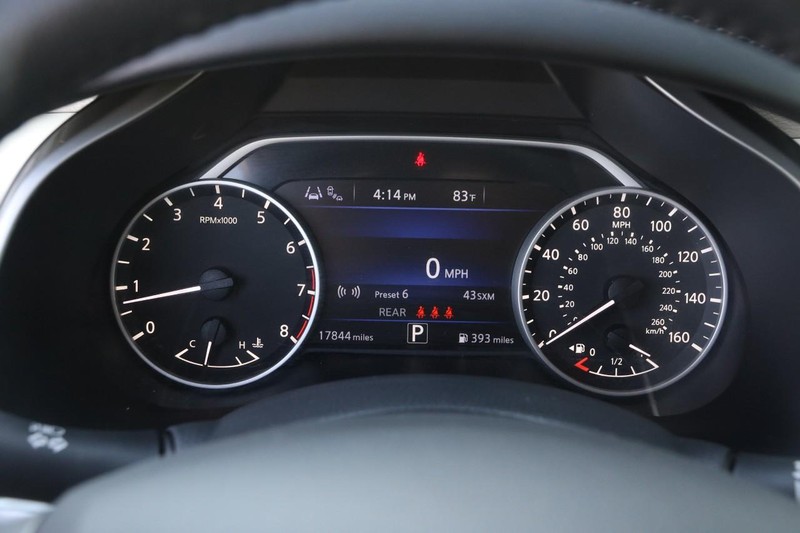 Nissan Murano Vehicle Image 13
