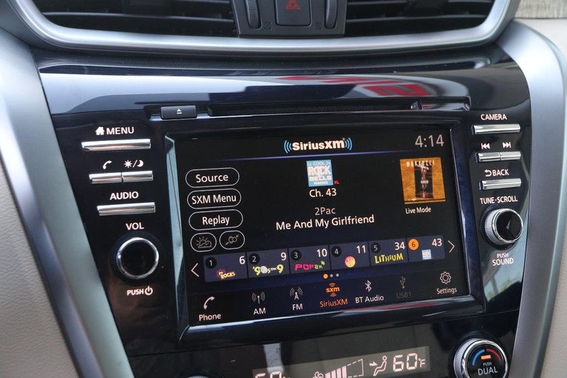 Nissan Murano Vehicle Image 15