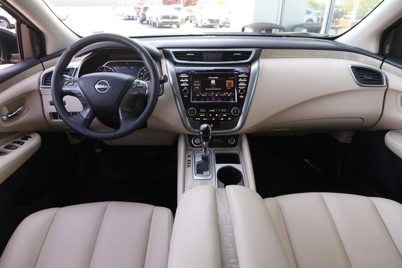 Nissan Murano Vehicle Image 20