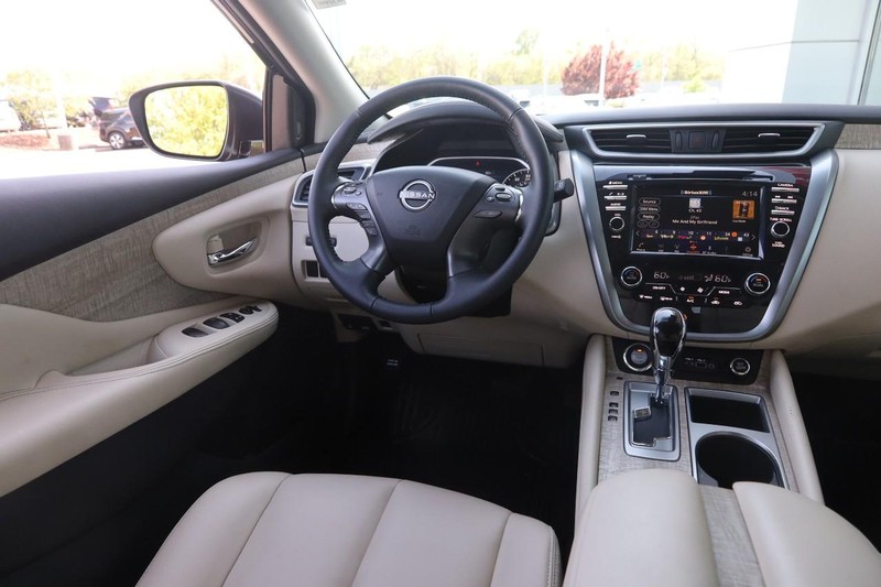 Nissan Murano Vehicle Image 21