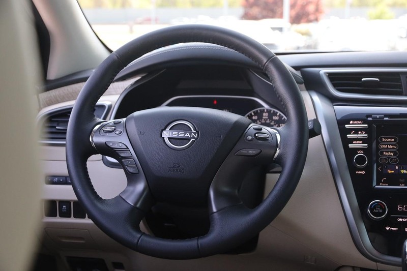 Nissan Murano Vehicle Image 22
