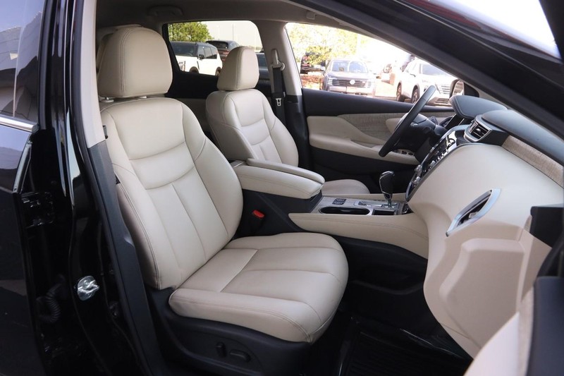 Nissan Murano Vehicle Image 25