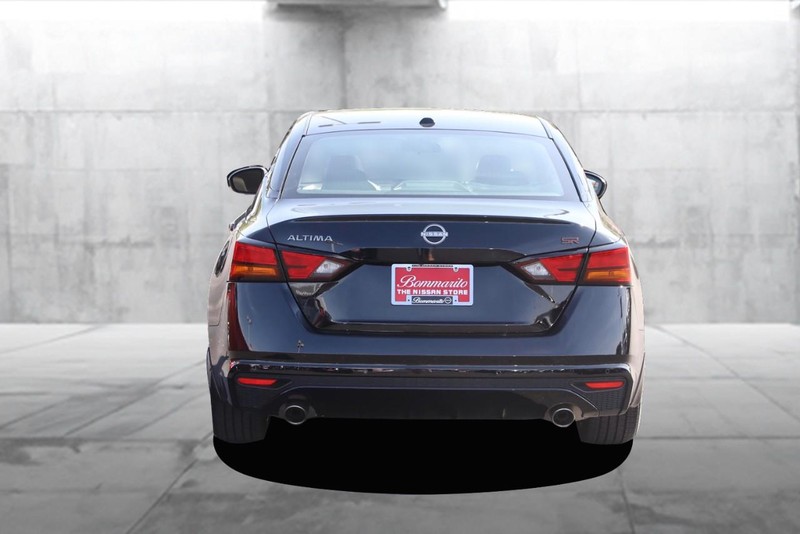 Nissan Altima Vehicle Image 06