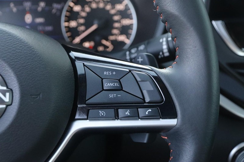 Nissan Altima Vehicle Image 13