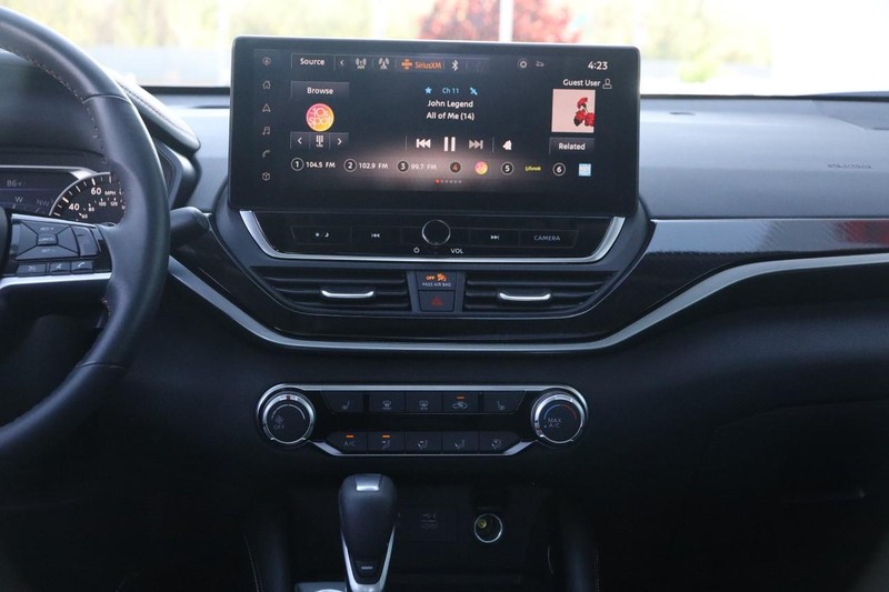 Nissan Altima Vehicle Image 24