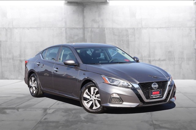 Used 2019 Nissan Altima S with VIN 1N4BL4BV4KC219065 for sale in Hazelwood, MO
