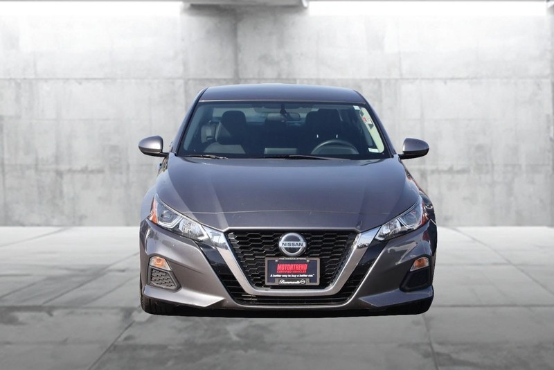 Nissan Altima Vehicle Image 04