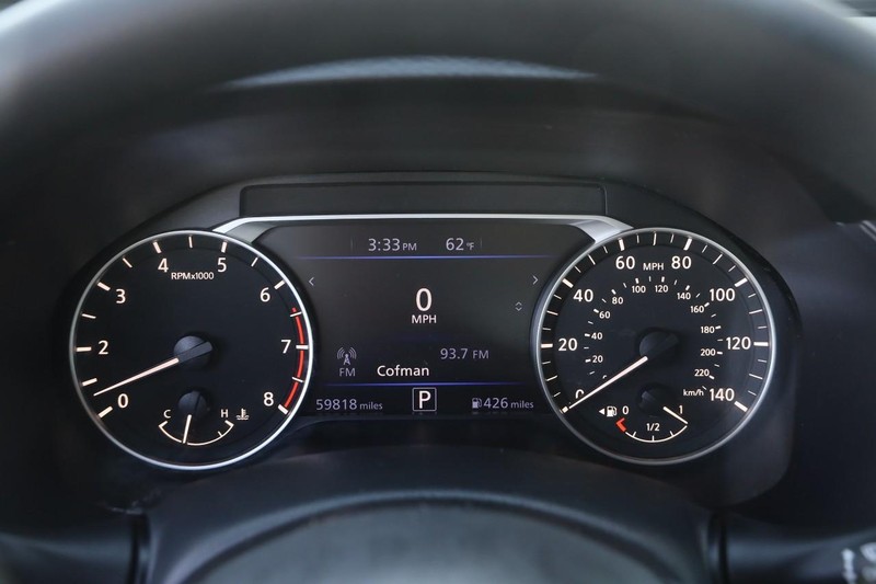 Nissan Altima Vehicle Image 13