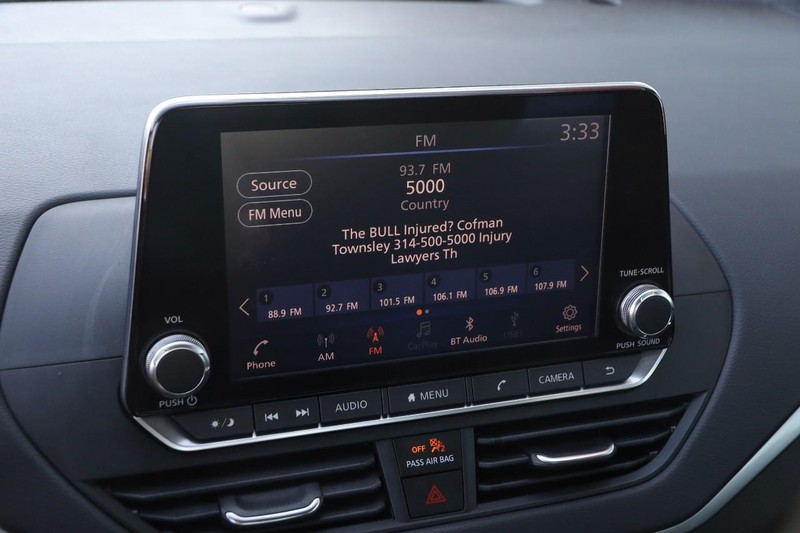 Nissan Altima Vehicle Image 15