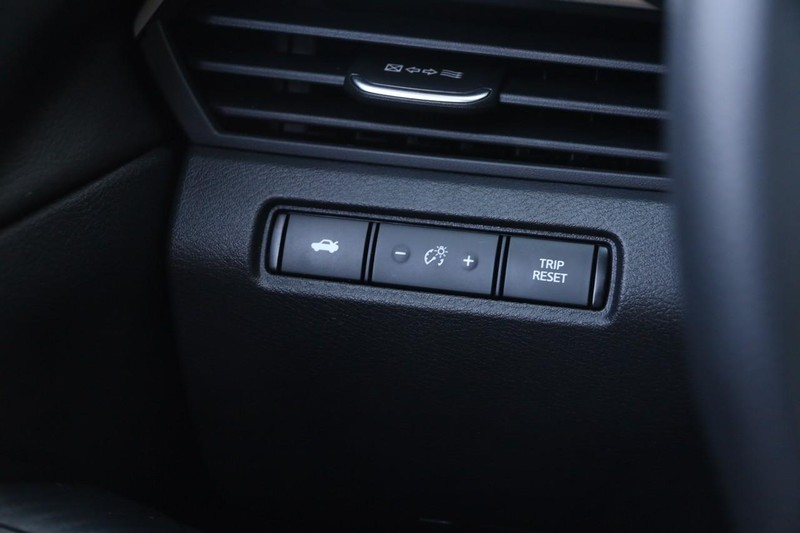 Nissan Altima Vehicle Image 18