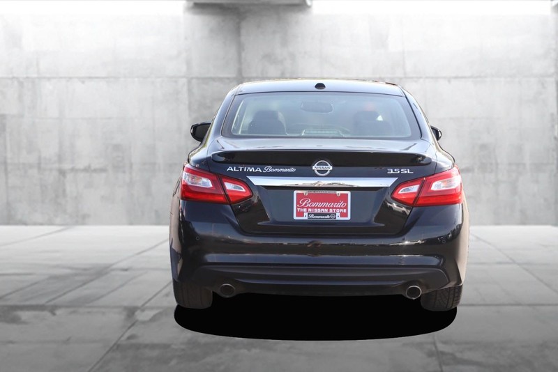 Nissan Altima Vehicle Image 06