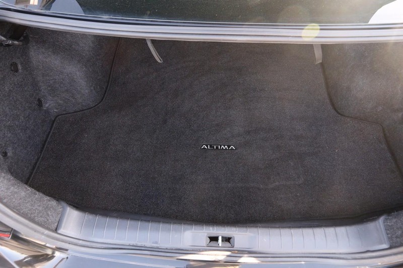 Nissan Altima Vehicle Image 07