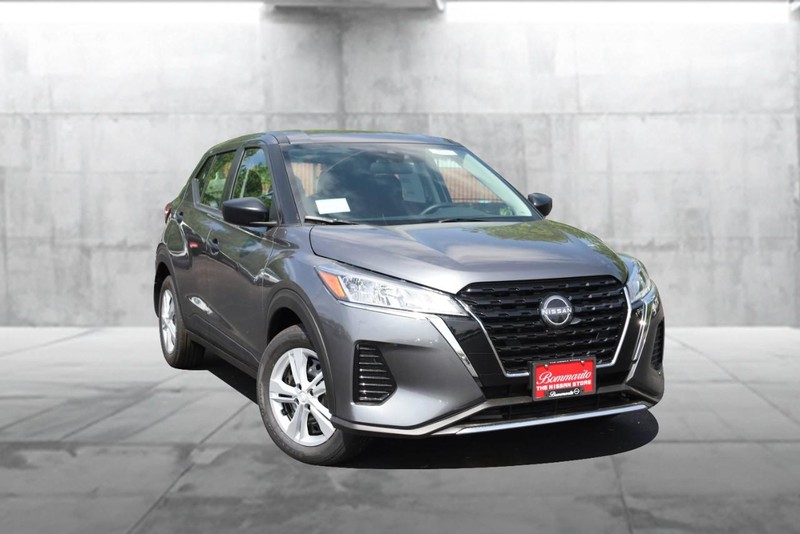 Nissan Kicks Play Vehicle Image 02