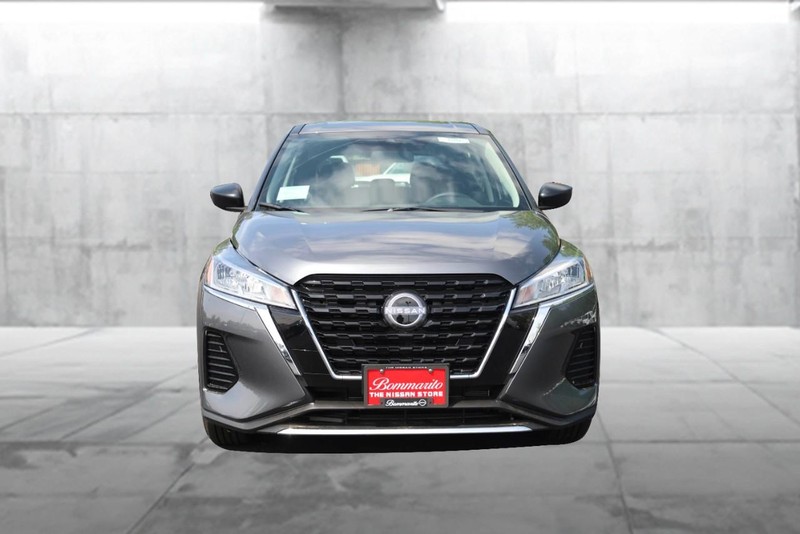 Nissan Kicks Play Vehicle Image 04