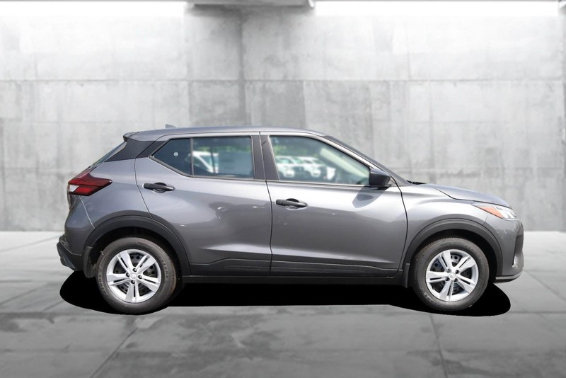 Nissan Kicks Play Vehicle Image 05