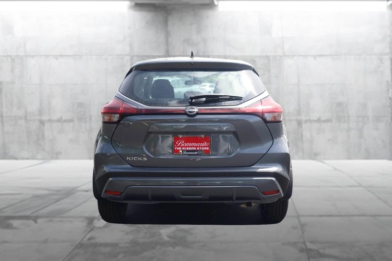 Nissan Kicks Play Vehicle Image 06