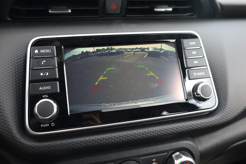 Nissan Kicks Play Vehicle Image 13