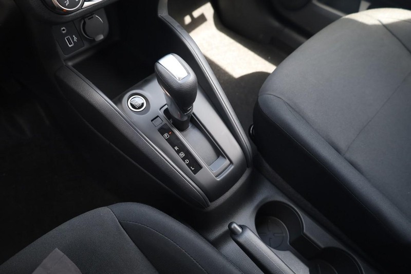 Nissan Kicks Play Vehicle Image 16
