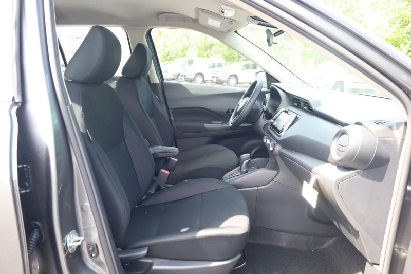 Nissan Kicks Play Vehicle Image 24