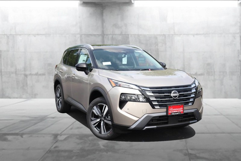 Nissan Rogue Vehicle Image 02