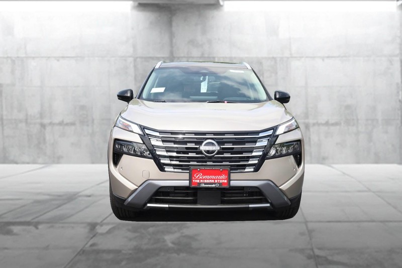 Nissan Rogue Vehicle Image 04