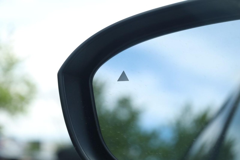Nissan Rogue Vehicle Image 19